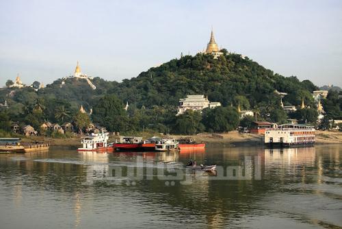 A view from the Ayeyarwady River en route to Bagan
