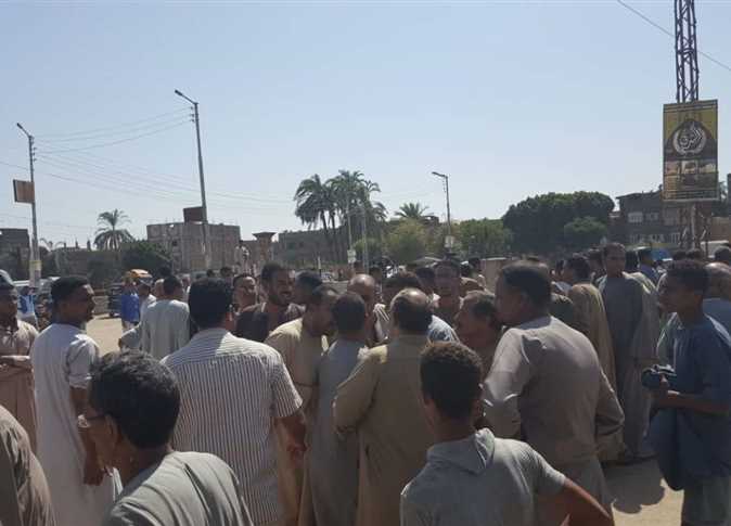 Hundreds protest killing of suspect in Qena police station - Egypt ...