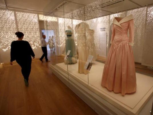 Video: Princess Diana's dresses showcased 20 years after her death ...