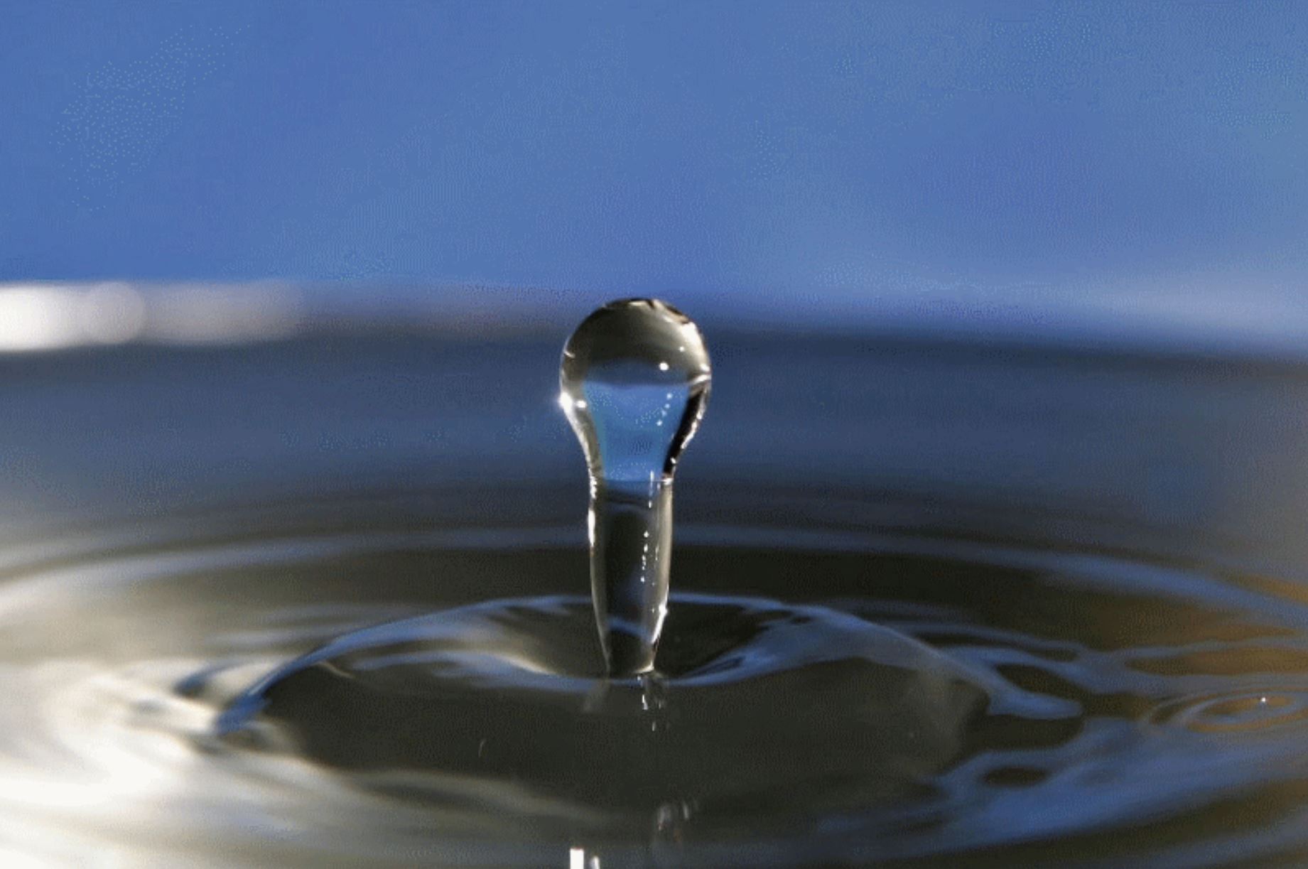 Пресная вода. Вода. Капля воды. Вода капает. Капля чистой воды.