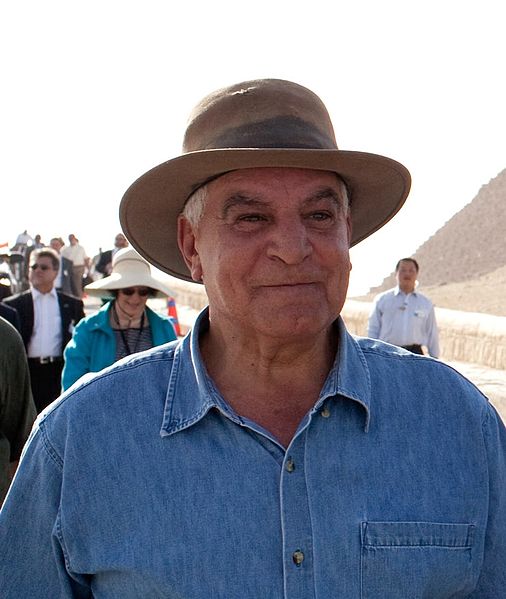 Hawass suggests investing in Egyptian antiquities discovered in Saudi ...