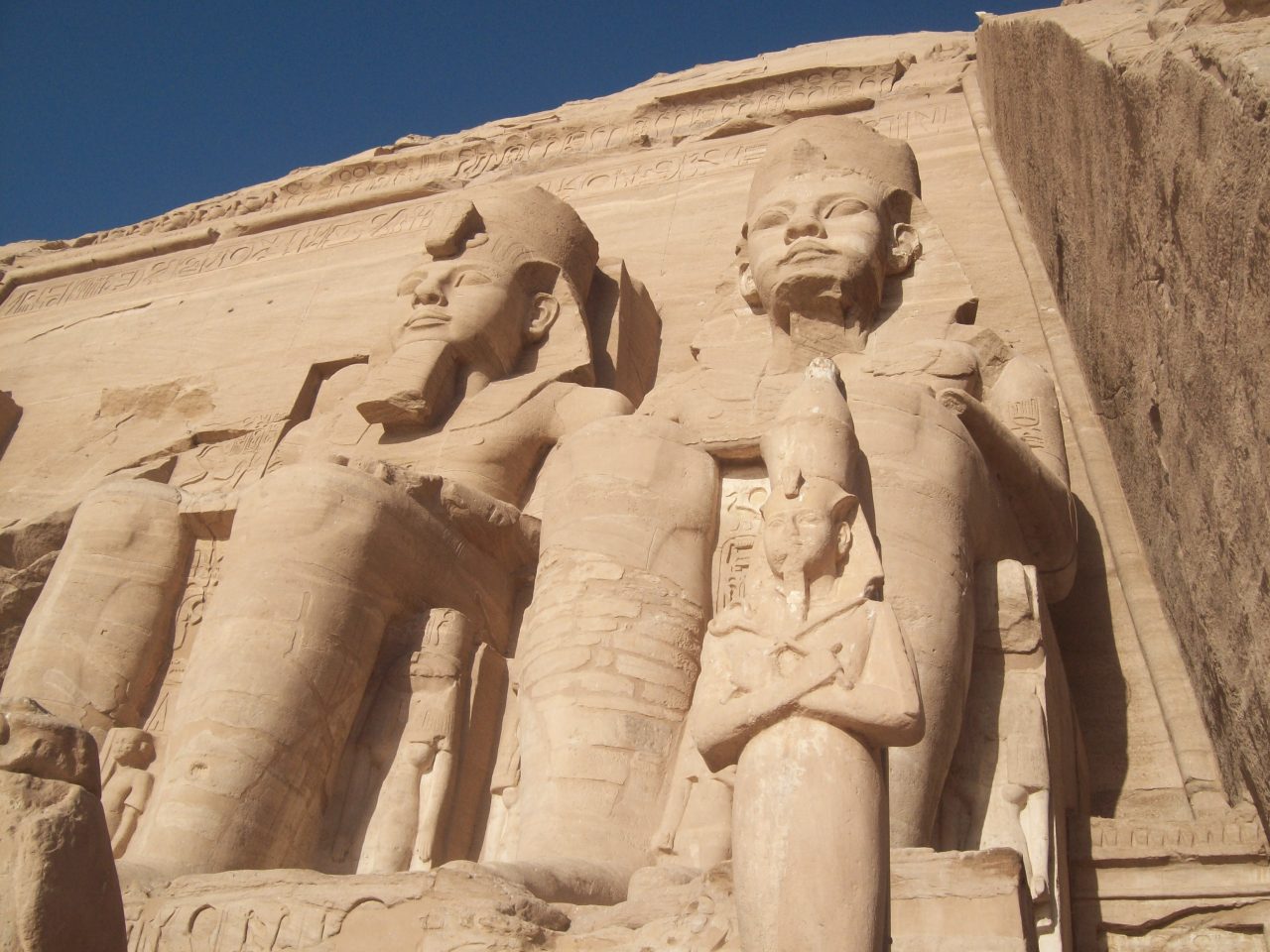 Egypt operates 171 flights, reopens 5 museums and 8 archaeological sites.