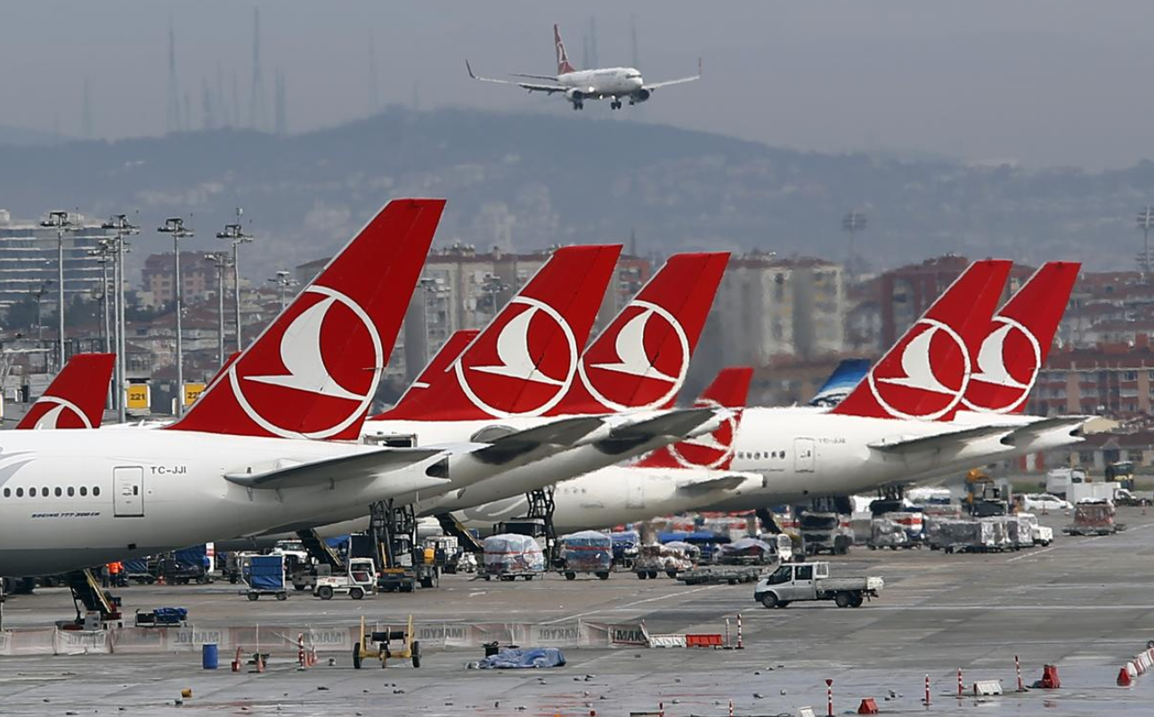 Сайты турецких авиакомпаний. Туркиш Эйрлайнс Стамбул. Самолет Туркиш Эйрлайнс. Авиакомпания Туркиш Эйрлайнс парк самолетов. Turkish Airlines самолетный парк.