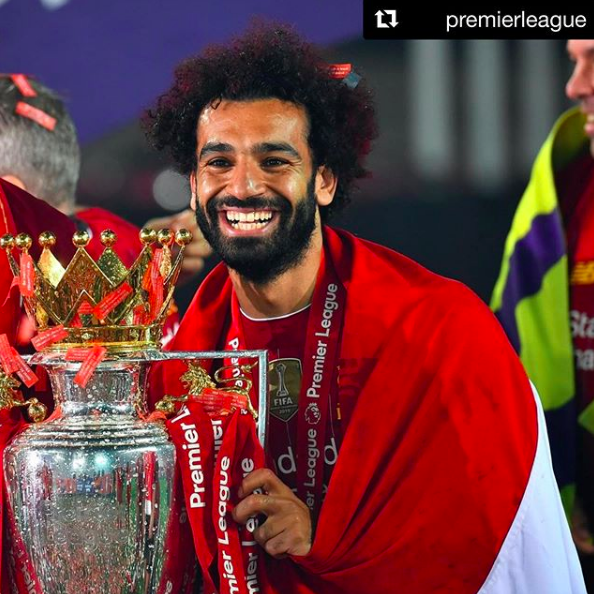 Photos Egyptian Striker Mohamed Salah Wears His Country S Flag During Premier League Awards Ceremony Egypt Independent