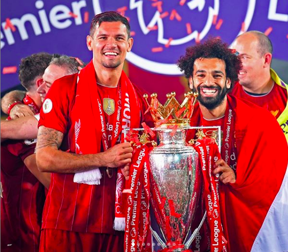 Photos Egyptian Striker Mohamed Salah Wears His Country S Flag During Premier League Awards Ceremony Egypt Independent