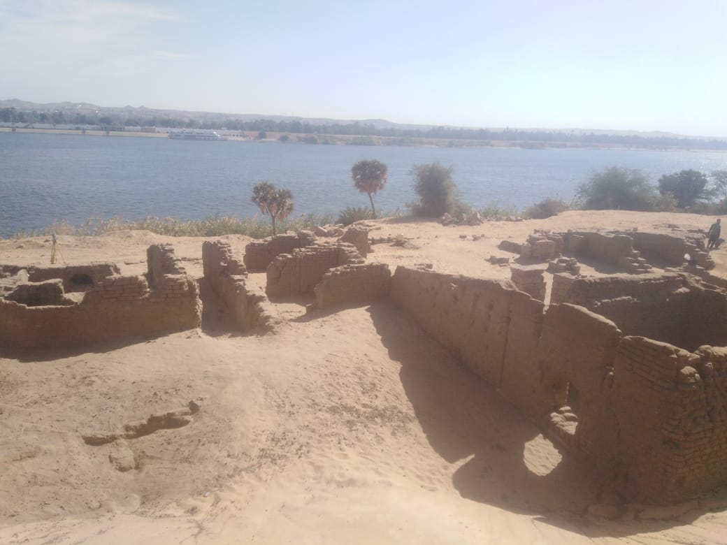 Egyptian archaeological mission discovers Roman fort remains in Aswan