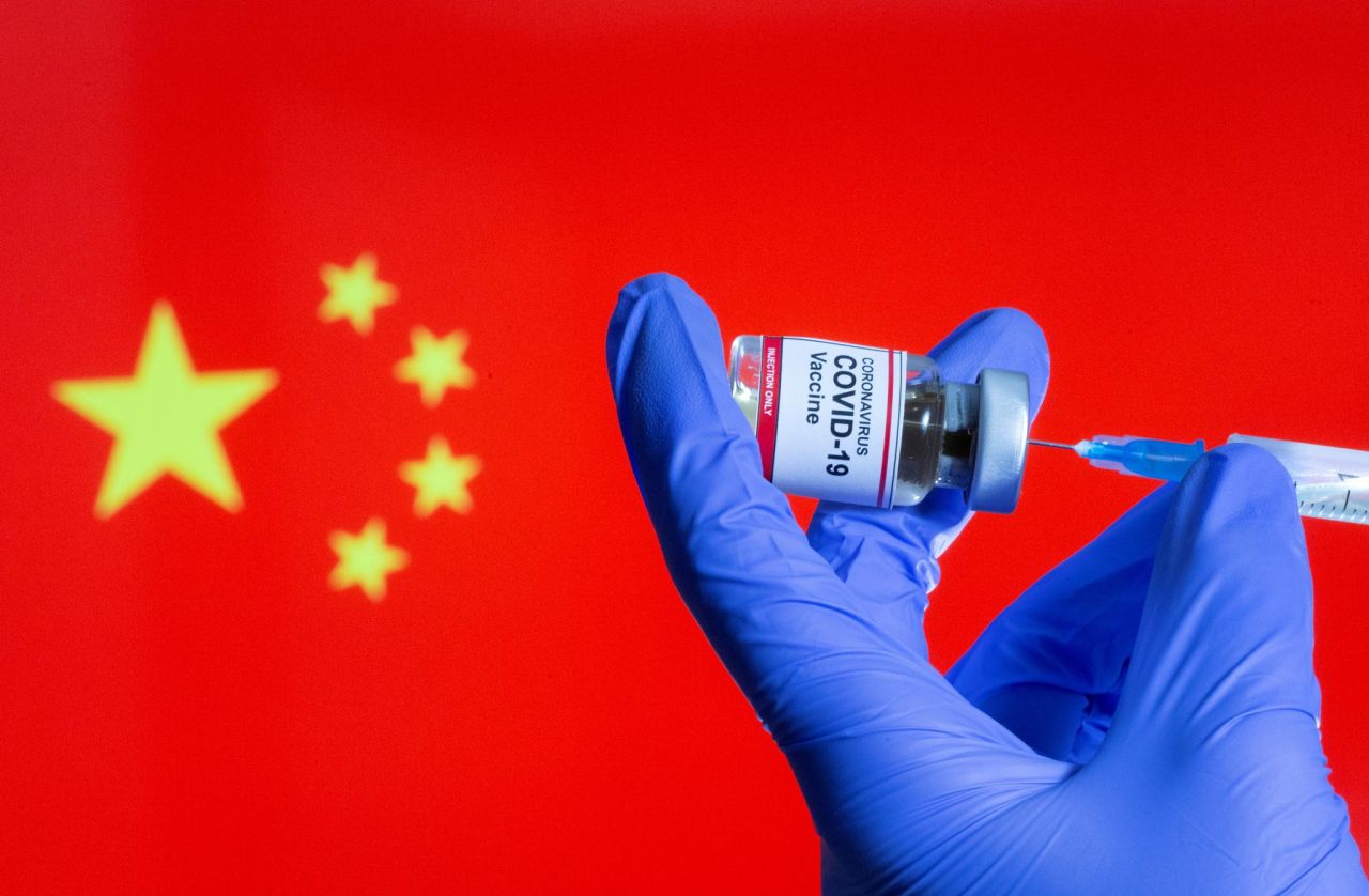 China steps up COVID-19 vaccination, considers differentiated visa policies