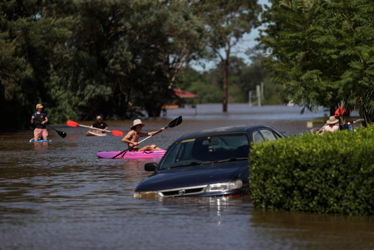 Australian floods kill two, more evacuations as clean-up begins Australian floods kill two, more evacuations as clean-up begins