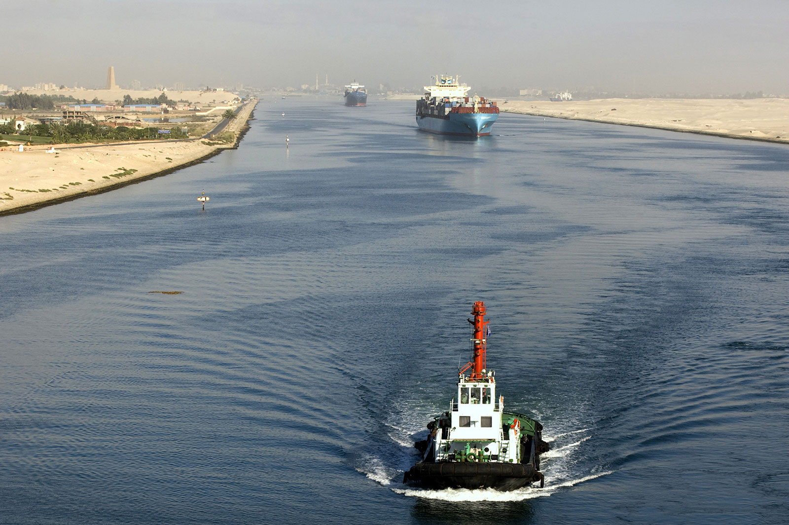 Egypt debunks rumors on selling Suez Canal to foreign party for 99 years