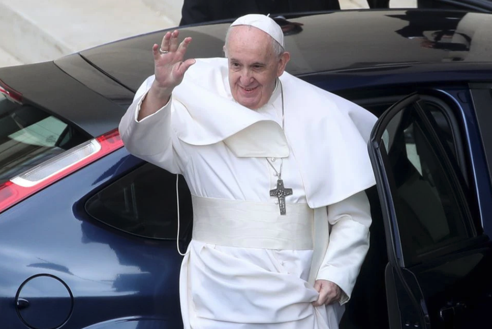 Pope Francis to get first electric popemobile from US firm Fisker Pope Francis to get first electric popemobile from US firm Fisker