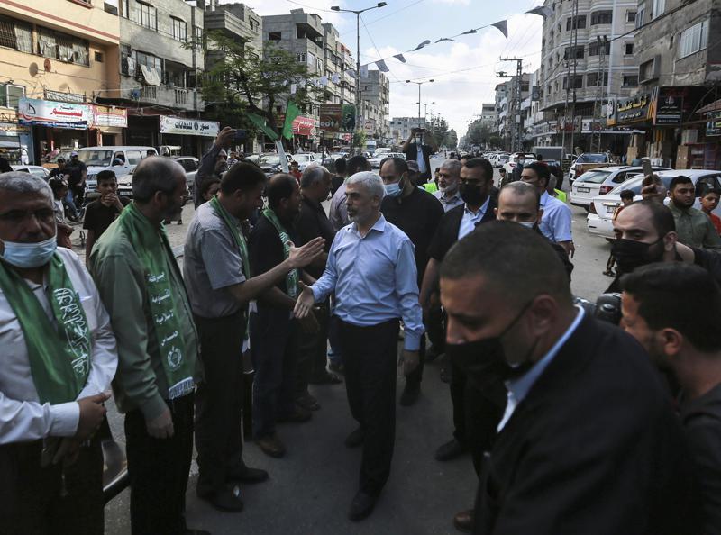 Hamas defiant with military parade, appearance of top leader