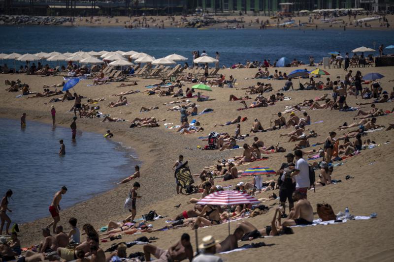 EU lawmakers OK virus pass, boosting summer travel hopes EU lawmakers OK virus pass, boosting summer travel hopes