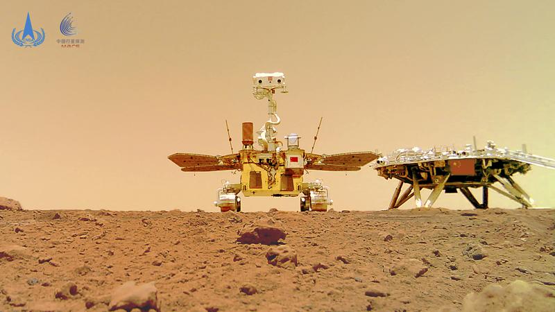 Photos show Chinese rover on dusty, rocky Martian surface Photos show Chinese rover on dusty, rocky Martian surface