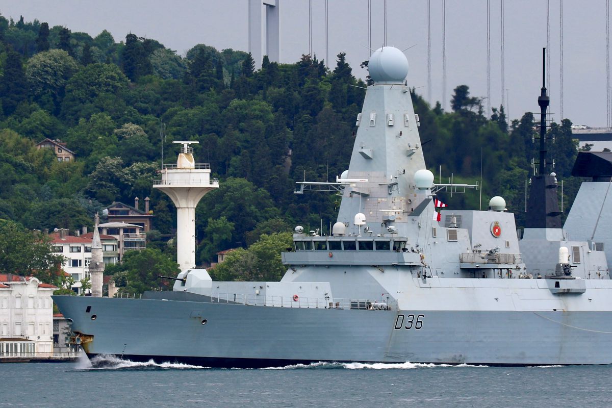 British Royal Navy's Type 45 destroyer HMS Defender sets ...