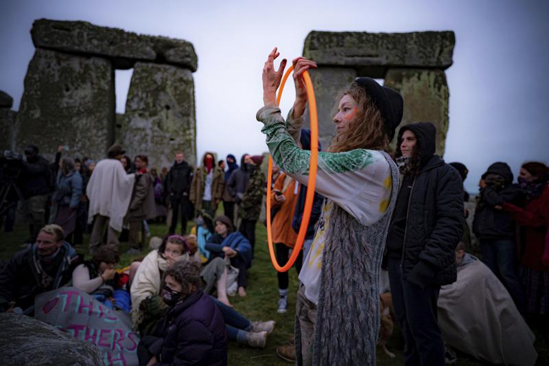 Crowds gather at Stonehenge for Solstice despite advice