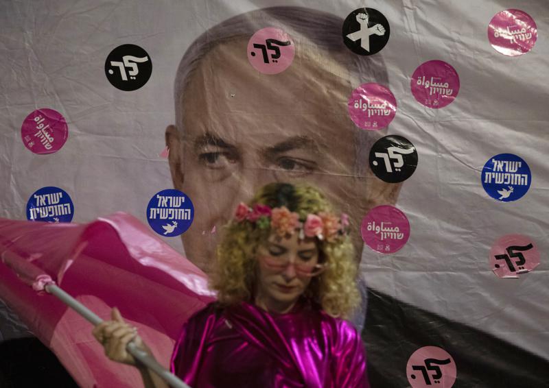 Israel to swear in government, ending Netanyahu&rsquo;s long rule