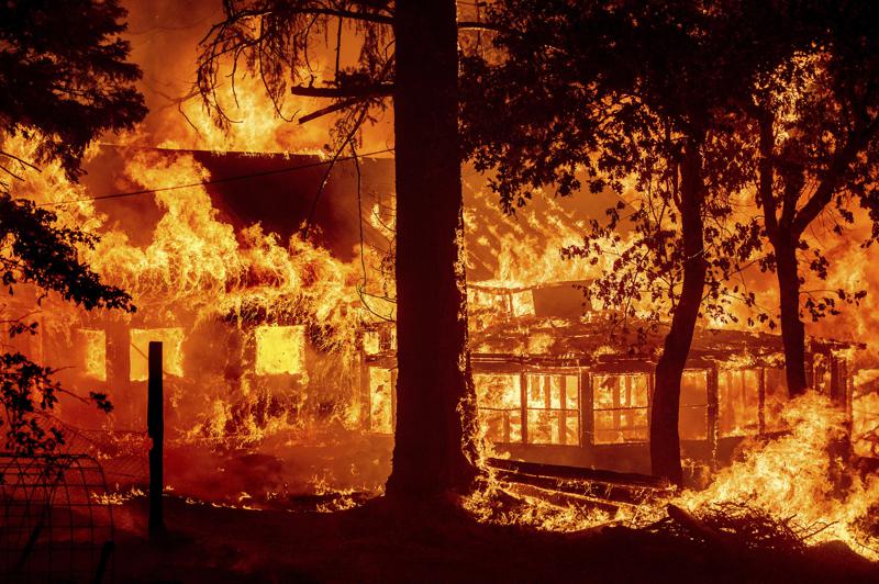 California&rsquo;s largest fire torches homes as blazes lash West