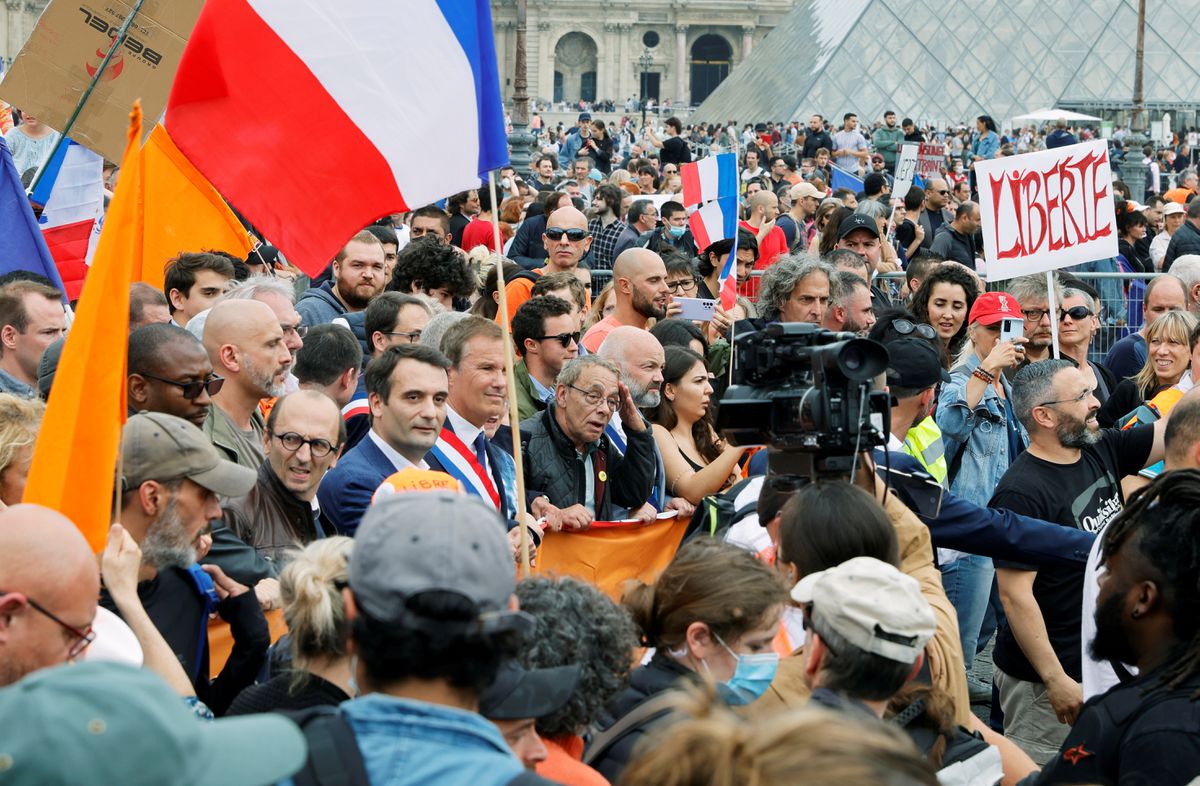 Митинг во франции фото