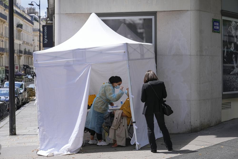 France rushes to get vaccinated after president&rsquo;s warning