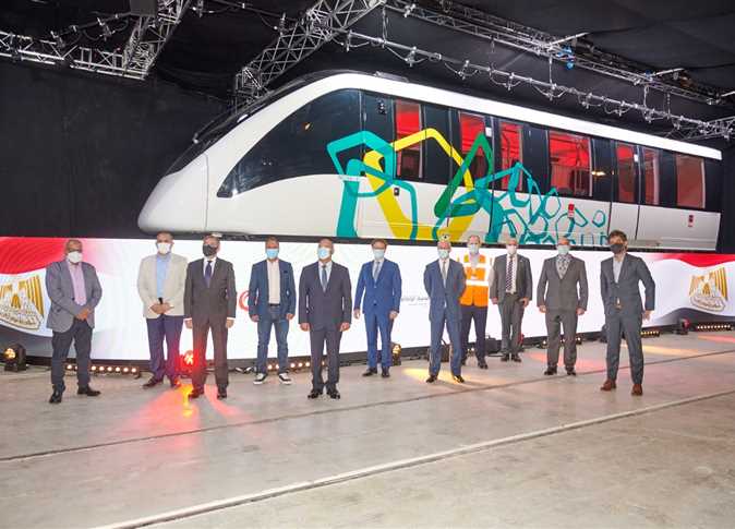 Egypt receives first two vehicles for monorail train
