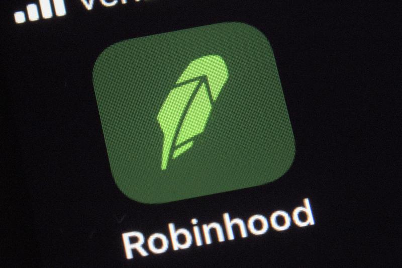 Robinhood makes its $32 billion debut on Wall Street