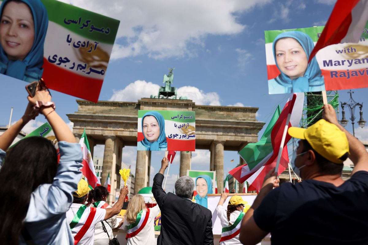 Iranian exiles protest, demand prosecution of president-elect