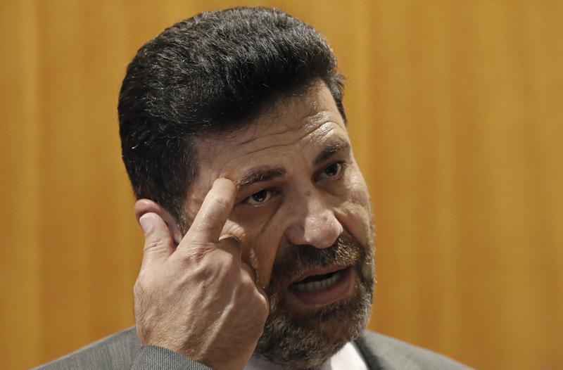 Lebanon signs deal to sell Iraqi fuel in move to ease crisis