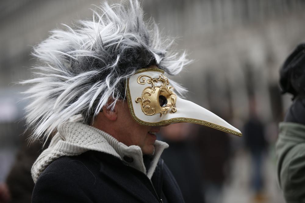 No stranger to plagues, Venice opens film fest with caution