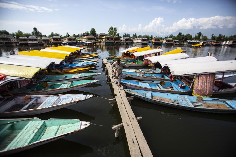 Asian tourism sees ups, downs in 2nd year of pandemic
