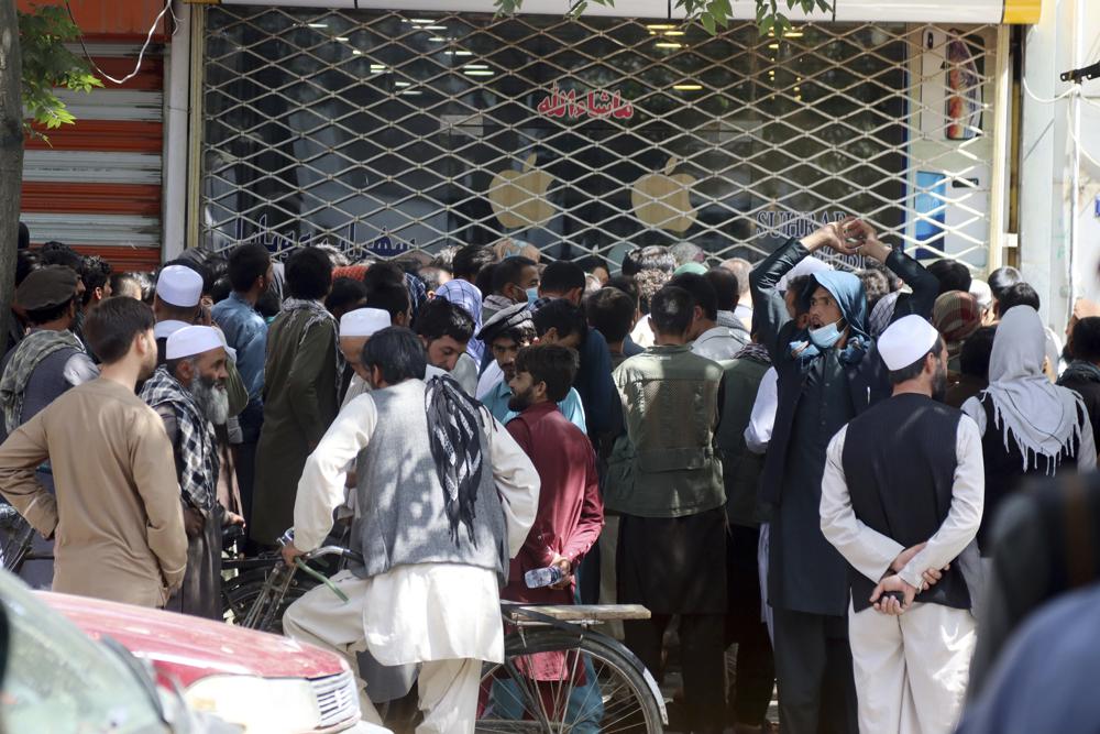 Afghanistan’s economic crisis deepens as airlift winds down