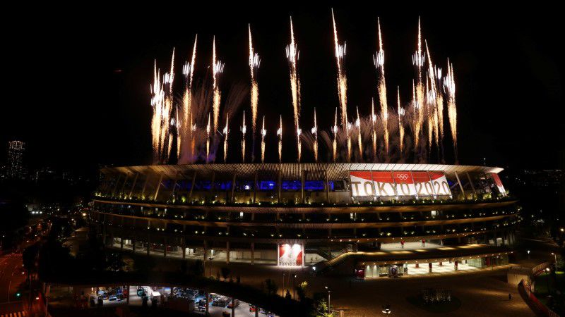 Fireworks light up Tokyo as it prepares to douse Olympic flame