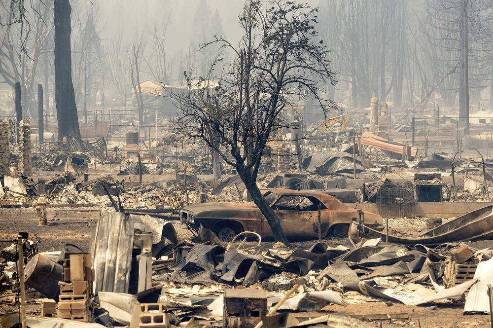 Town burns to ashes in raging Northern California wildfire