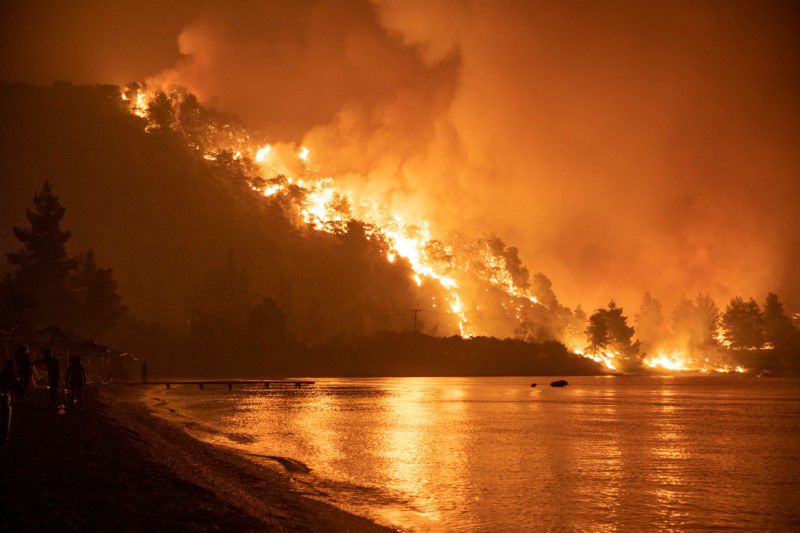 Greece battles wildfires for fifth day in &lsquo;nightmarish summer&rsquo;