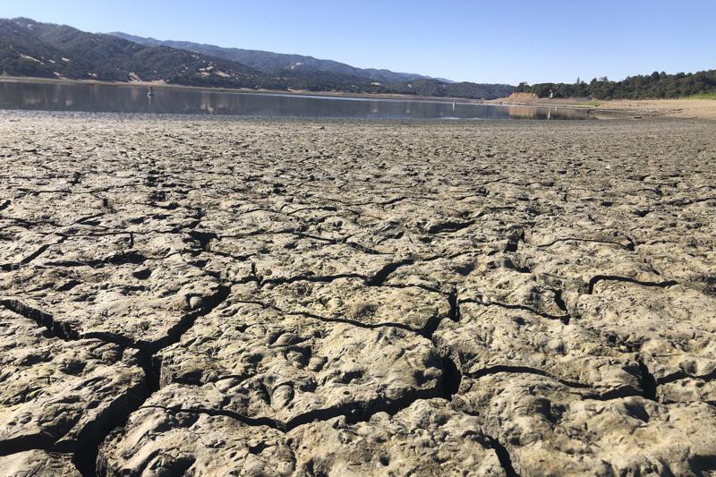 Dry California tourist town to guests: &lsquo;Please conserve&rsquo;