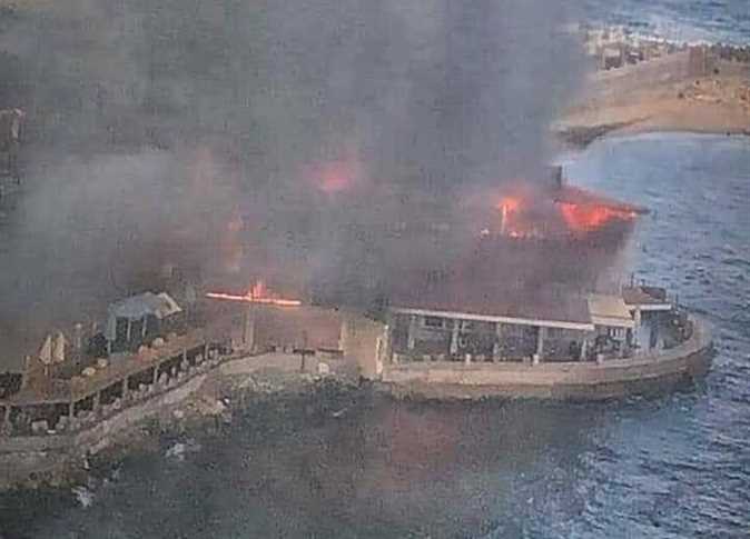 Massive fire breaks out in restaurant on Alexandria Corniche road