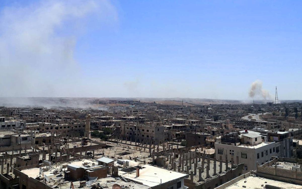 Syrian army steps up offensive on rebel redoubt in southwestern city