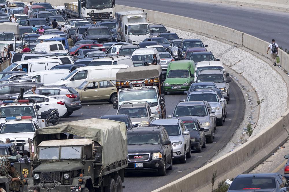 High-level Lebanese delegation arrives in Syria to talk fuel