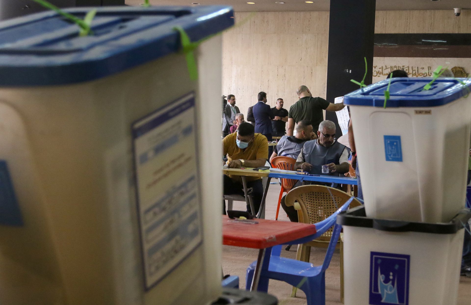 Turnout in Iraq&rsquo;s election reached 43 percent -electoral commission