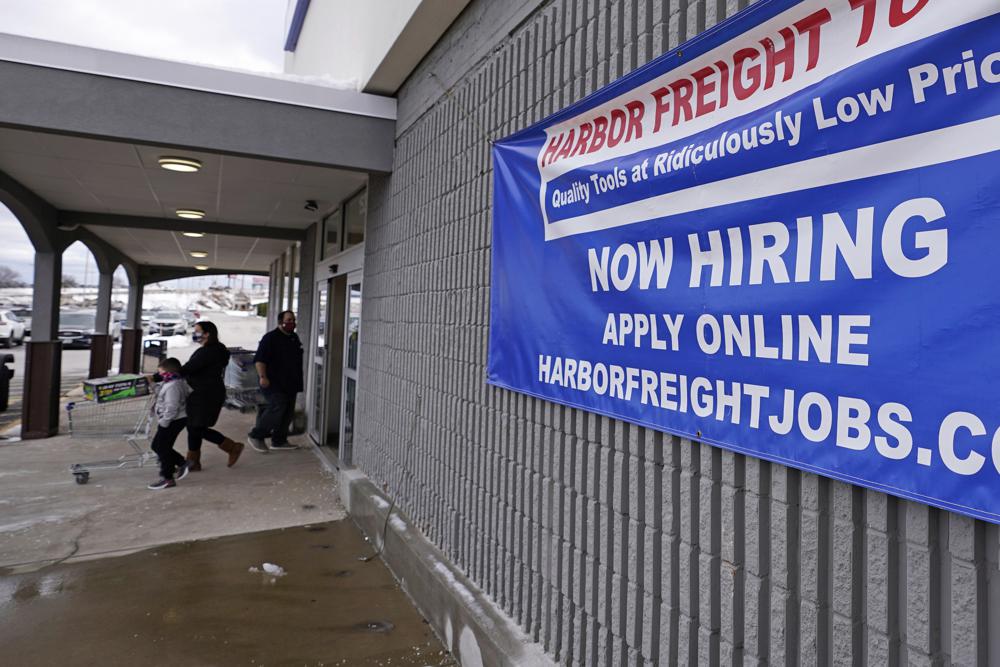 US employers add a weak 194,000 jobs as delta maintains hold US employers add a weak 194,000 jobs as delta maintains hold