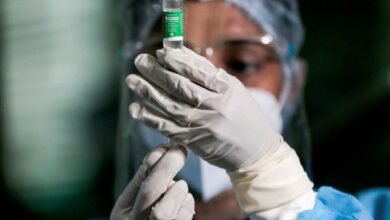A health worker draws a dose of the AstraZeneca coronavirus vaccine. Photo: Reuters