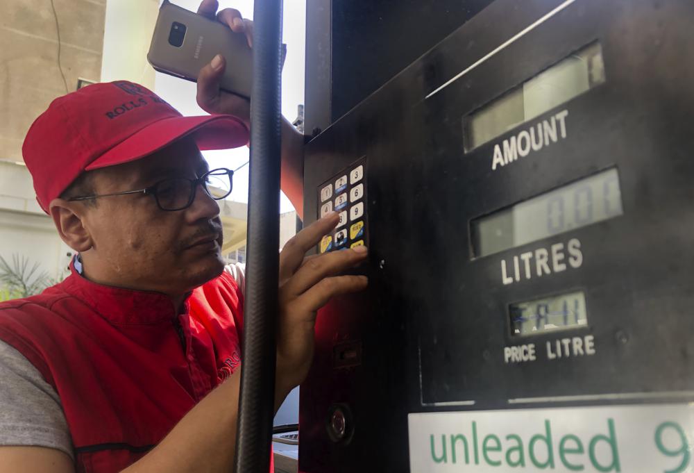Fuel price hike worsens Lebanon&rsquo;s tough living conditions