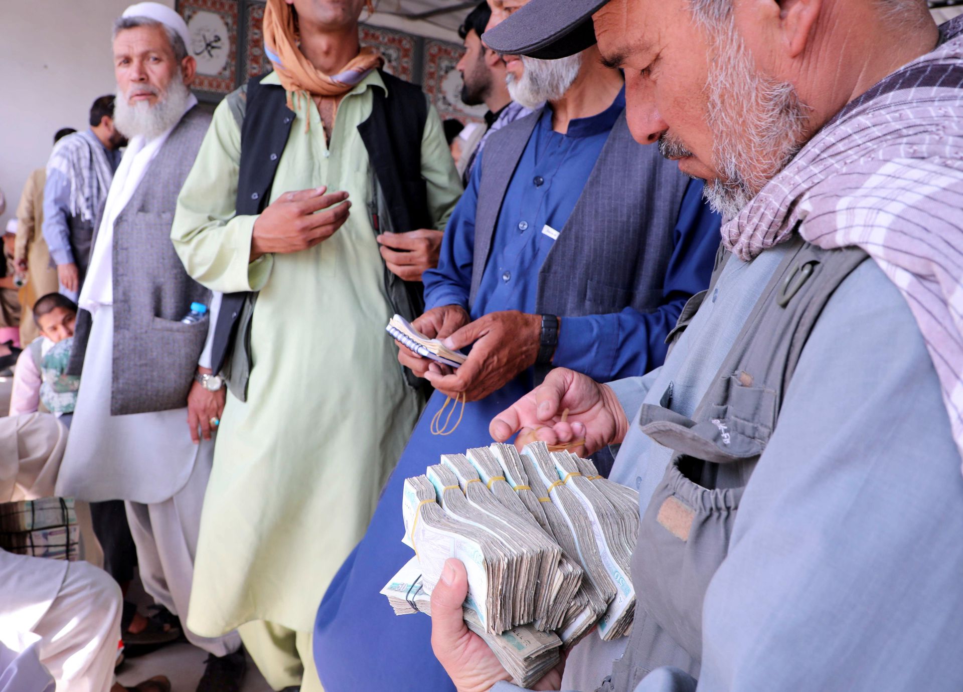 UN warns of &lsquo;colossal&rsquo; collapse of Afghan banking system