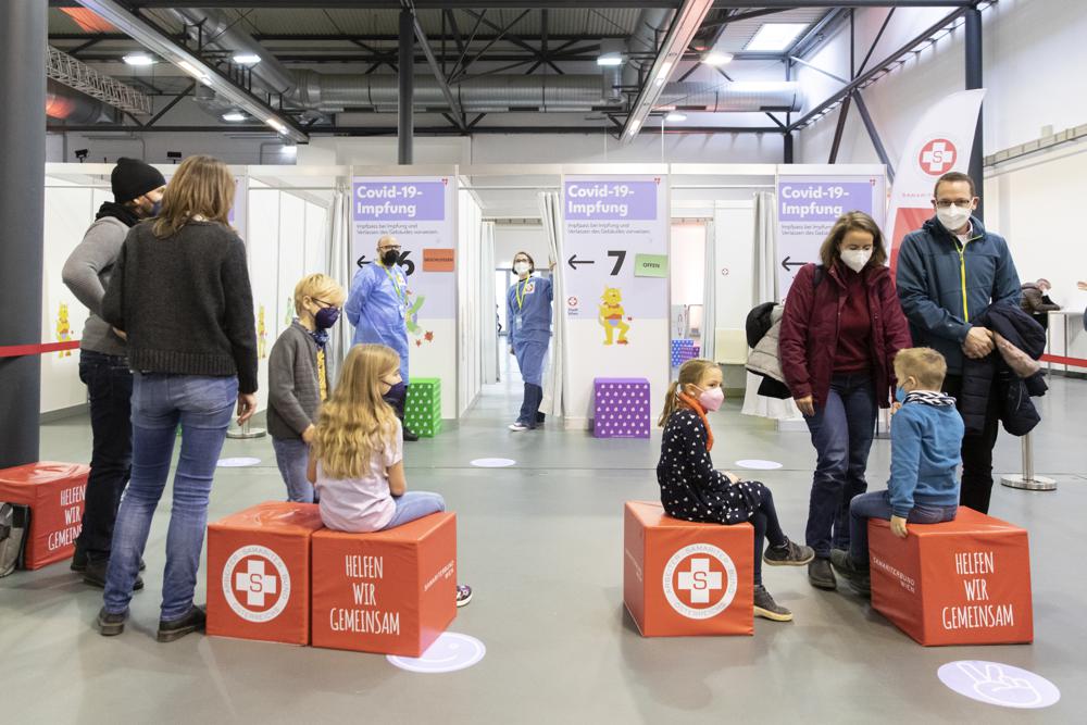 Austrian unvaccinated lockdown starts amid COVID resurgence
