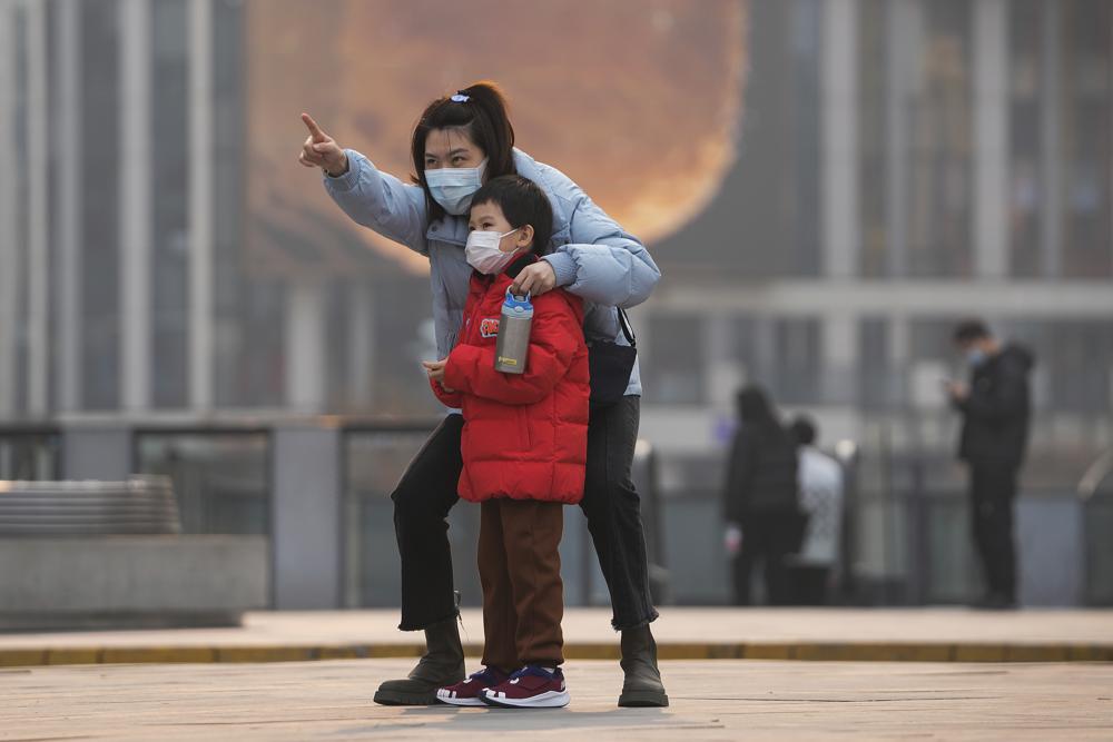 Travel curbs aimed at COVID variant tighten across the world