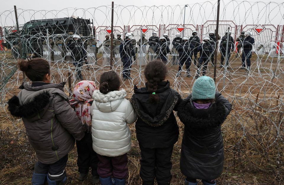 EU to send aid to migrants at Belarus border