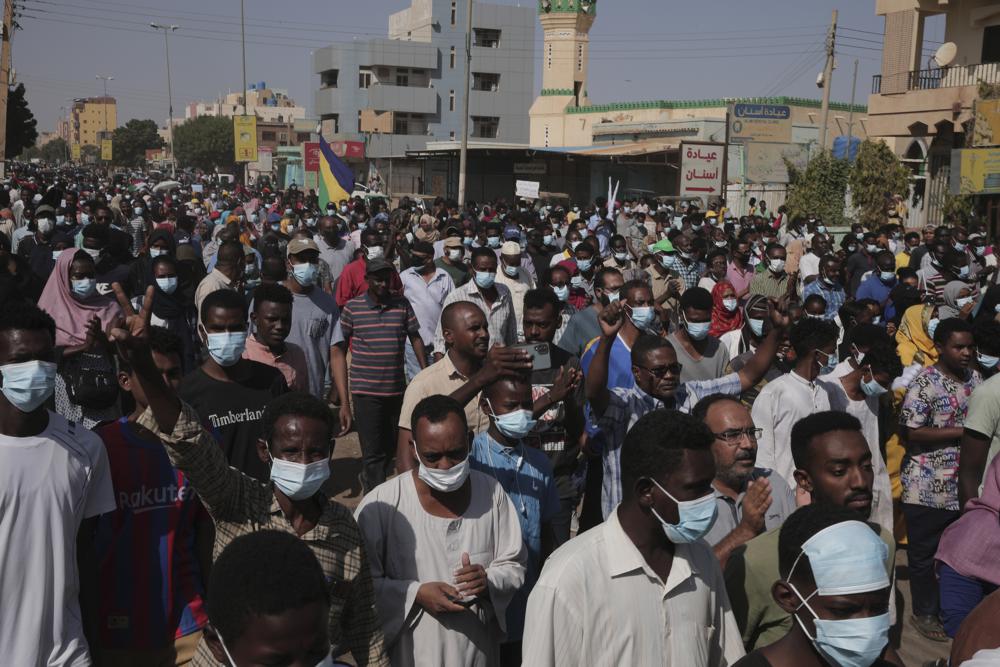 Sudan doctors say 2 more protesters die from gunshot wounds