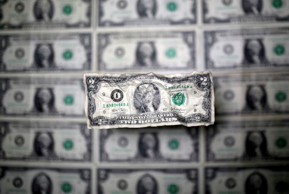 US dollar price approaches LE19 at Egyptian banks