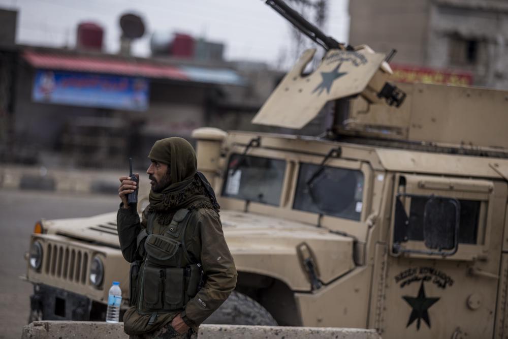 Syrian fighters set deadline for IS gunmen to surrender Syrian fighters set deadline for IS gunmen to surrender