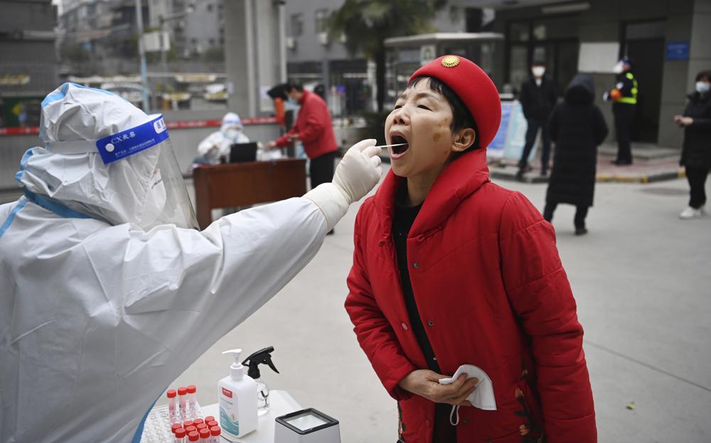 China reports major drop in virus cases in locked-down Xi&rsquo;an