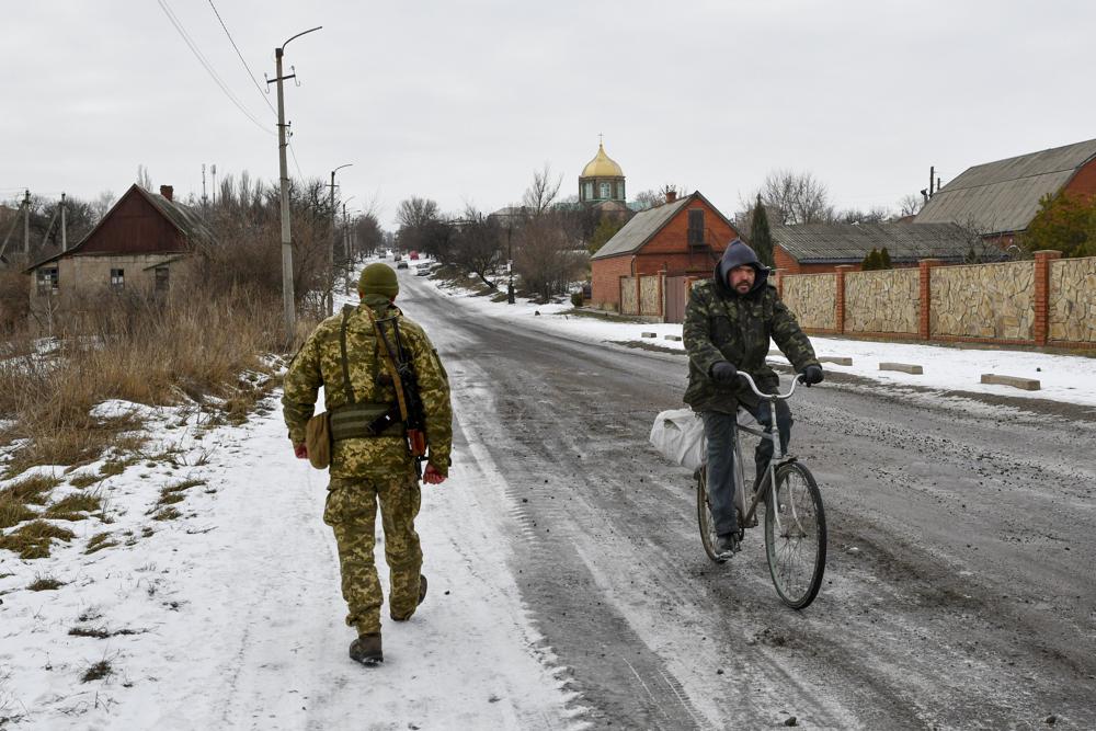 Ukraine&rsquo;s front line: Where lives turn on distant decisions